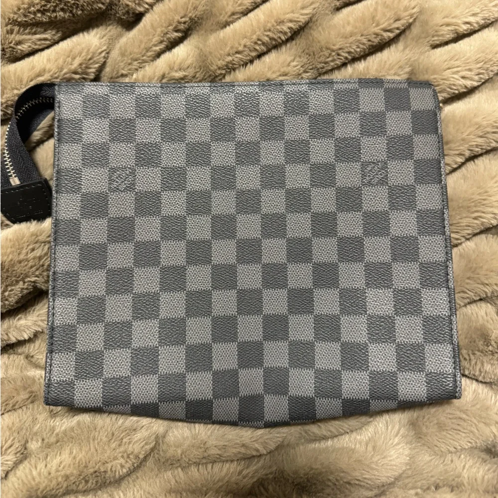 Damier Graphite Canvas Pouch - Gray/Black